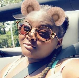 Meet your Posher, Deedra